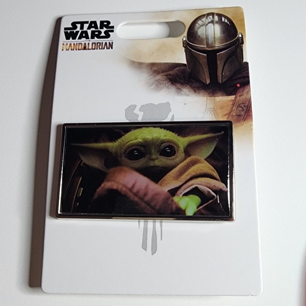 Disney Star Wars Mandalorian The Child Grogu Baby Yoda Photo Pin NEW